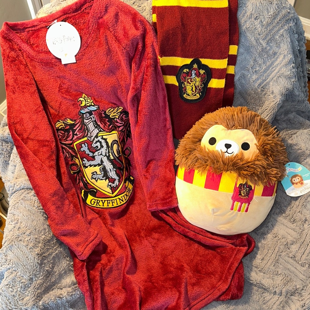 Harry Potter Wizard Gryffindor Red Nightgown, Scarf, Squishmallow Set